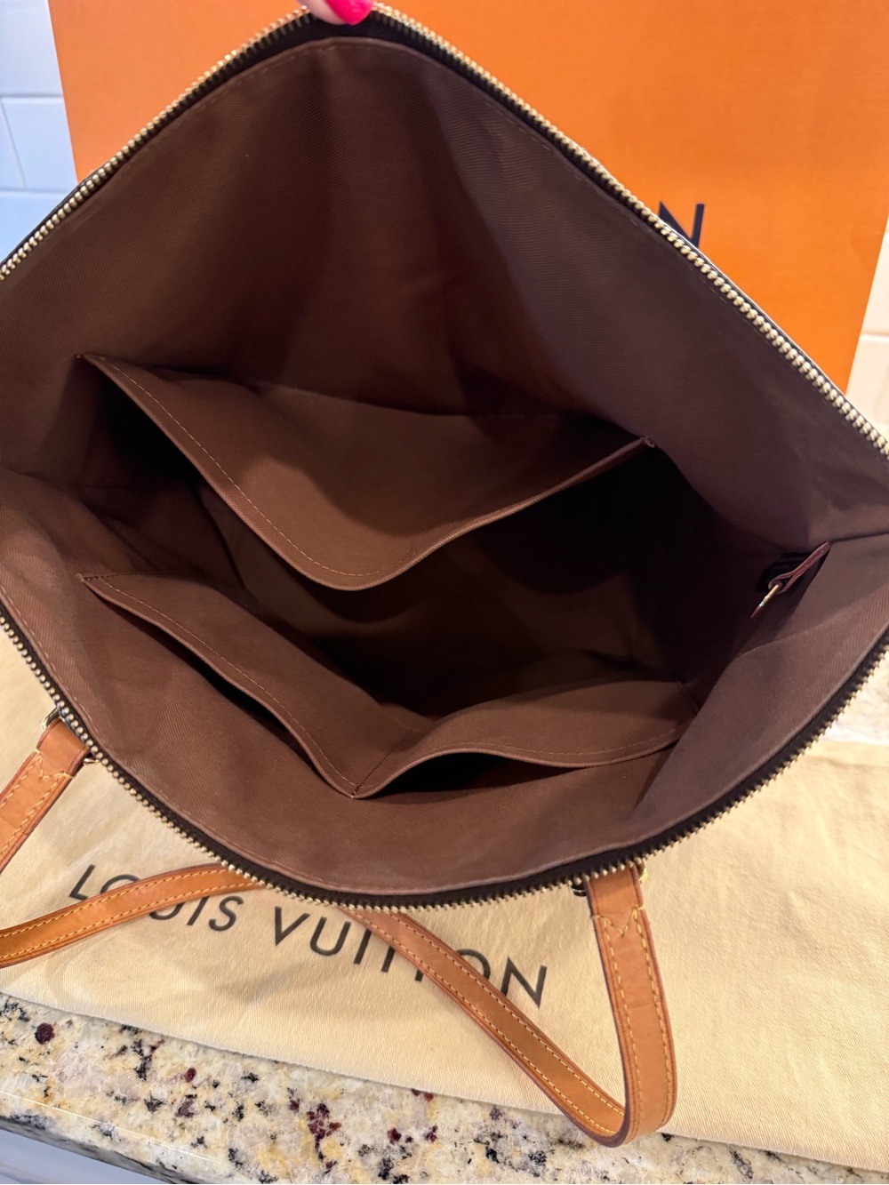 Louis Vuitton Totally MM Monogram Canvas Tote - Picture 7 of 7